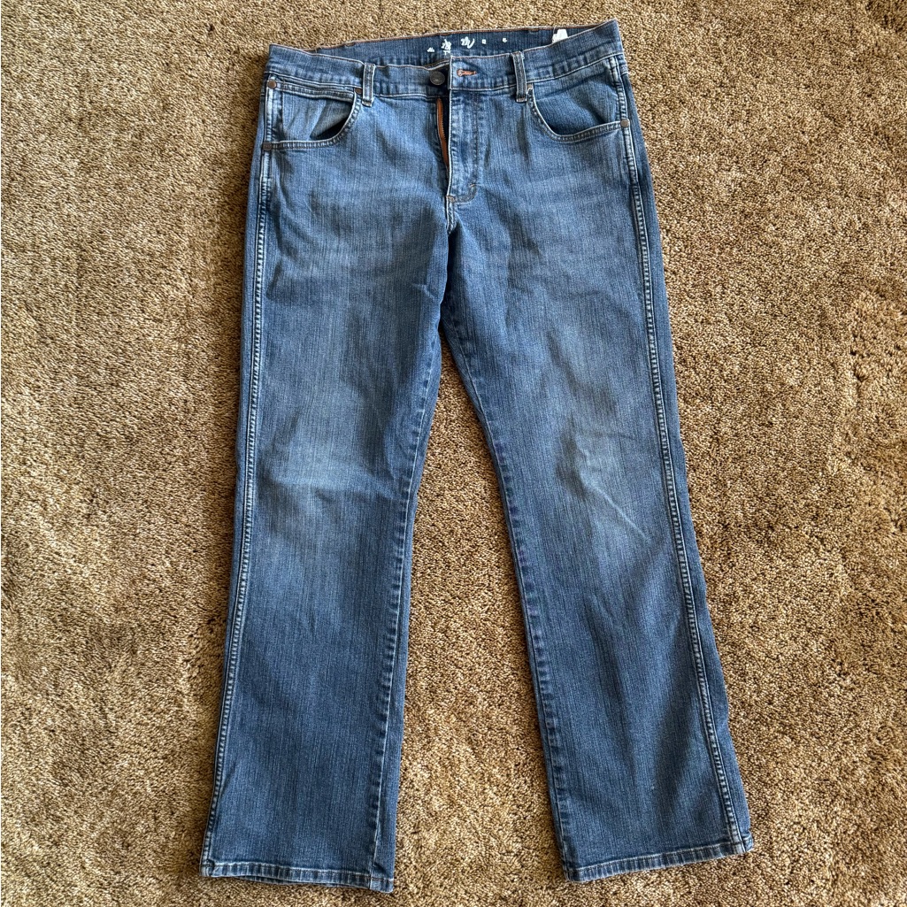 Wrangler Blue Denim Relaxed Fit Bootcut Jeans Perfect Condition